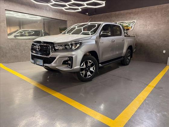 TOYOTA HILUX 2.8 SRX 4X4 CD 16V DIESEL 4P AUTOMÁTICO